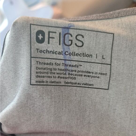 FIGS Technical Collection Vneck Top - Picture 6 of 6